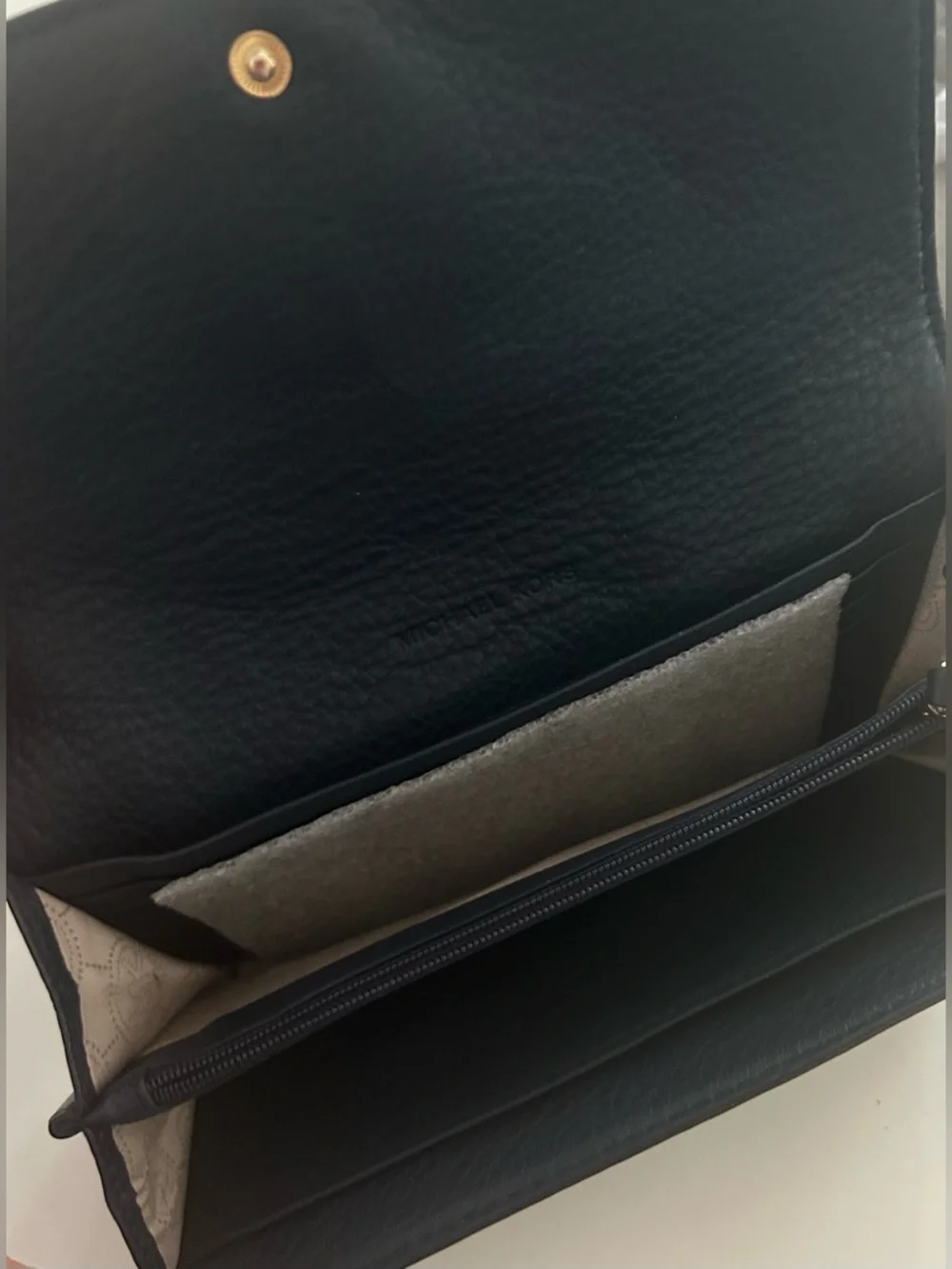 Michael Kors Fulton Carryall Leather Flap Wallet Navy Gold Logo NWT - Picture 4 of 9